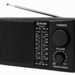 Radio Portátil RAM AC18 – 4 Bandas con Antena